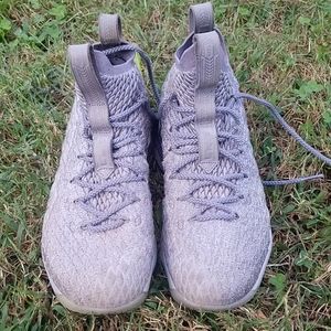 Nike LeBron XV Grey gold city edition 6.5 Youth